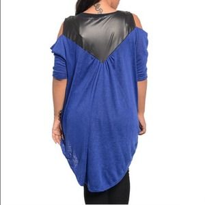 Shoulder Peekaboo Studded HiLo ➕Size Top