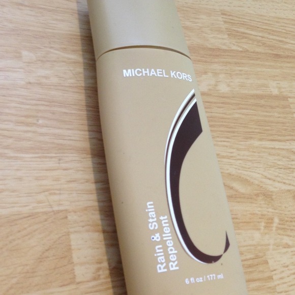 Michael Kors rain&stain repellent