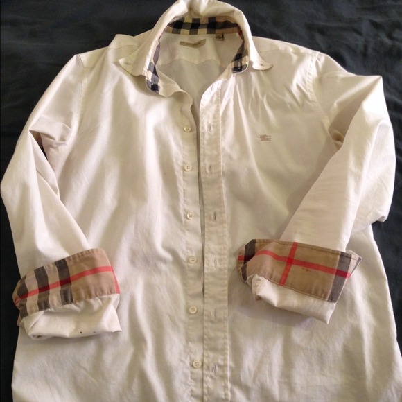 SOLD 🛅 Burberry button up