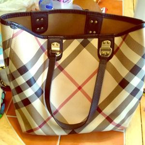 Beautiful authentic burberry tote sold @trice76