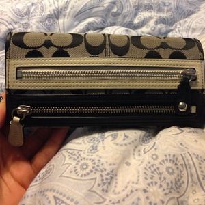 Authentic coach wallet💗