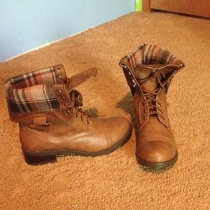 Combat boots never worn!!!