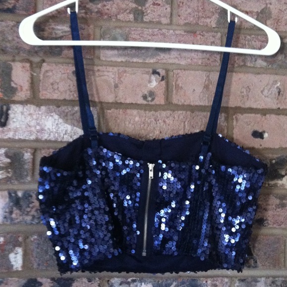 ❌SOLD❌ Sequined deep blue crop top - Picture 3 of 4