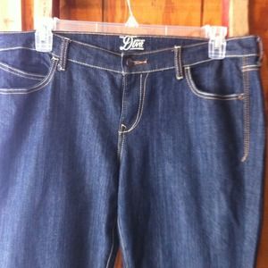 🚫🚫🚫🚫🚫bundledOld Navy Diva jeans dark wash