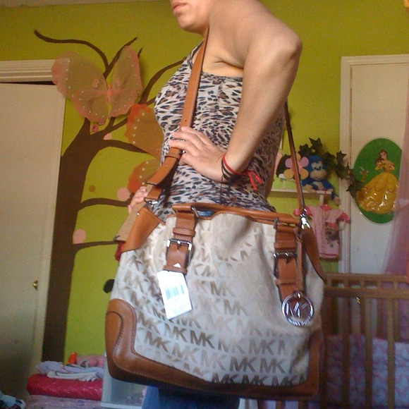 MICHEAL Brookville Large Carmel Mk Sig Great Bag💟 - Picture 3 of 4