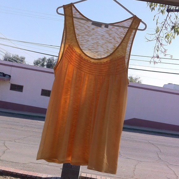 ⭐️🌞⭐️ Yellow Dressy Tank⭐️🌞⭐️