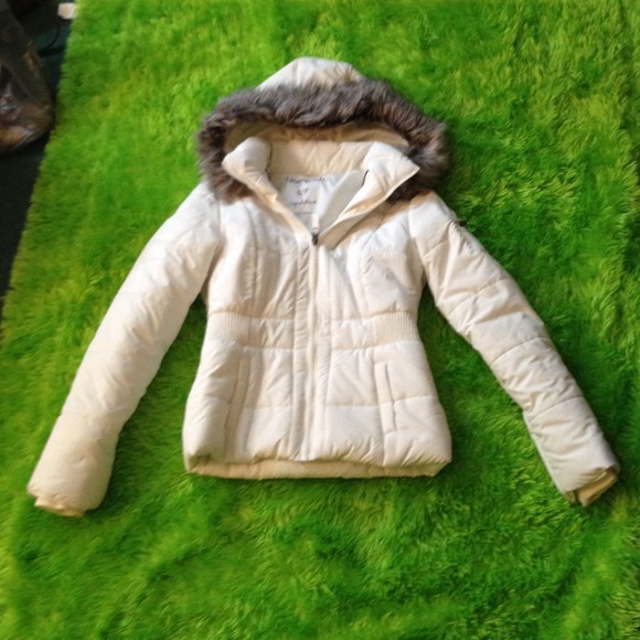 SOLD Aeropostale White Winter Jacket - Picture 2 of 4
