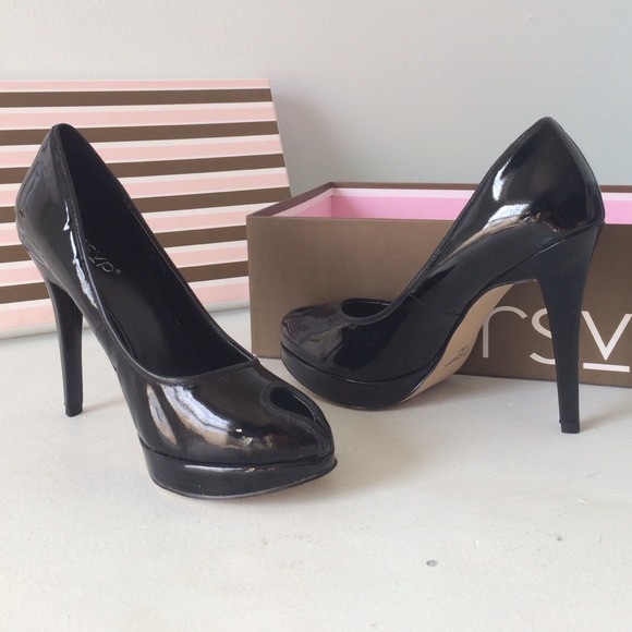 rsvp Shoes - ✨🎉HOST PICK🎉✨RSVP black pumps