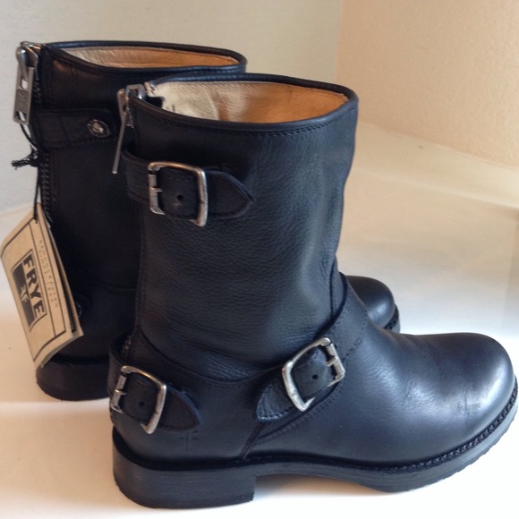 Host Pick - Frye Veronica Back Short Zip Boot