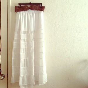 Ankle Lentgh White Skirt w/ Dark Camel belt