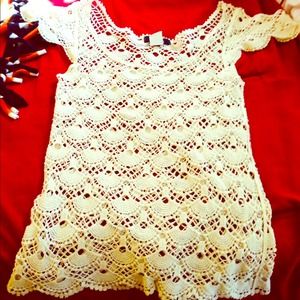 A very cute cream top!! Worn twice..
