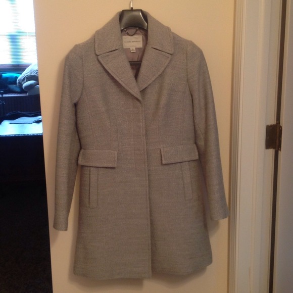 TRAdE @misk Banana Republic Coat REDUCED!