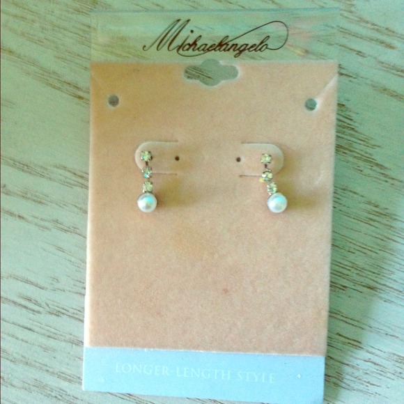 🔴Pearl earrings💜