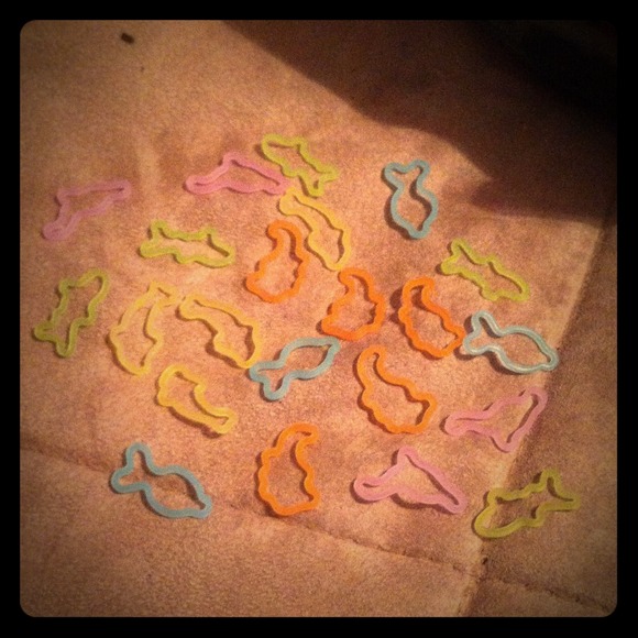24 rings and 10 braclets and 2 necklas