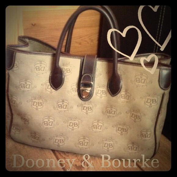 Beautiful Dooney & Bourke handbag-AUTHENTIC