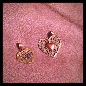 2 heart necklas peices
