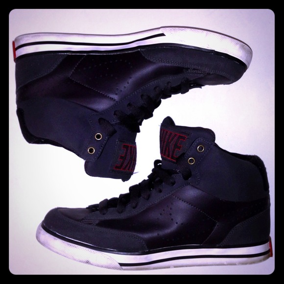 NIKE shoes