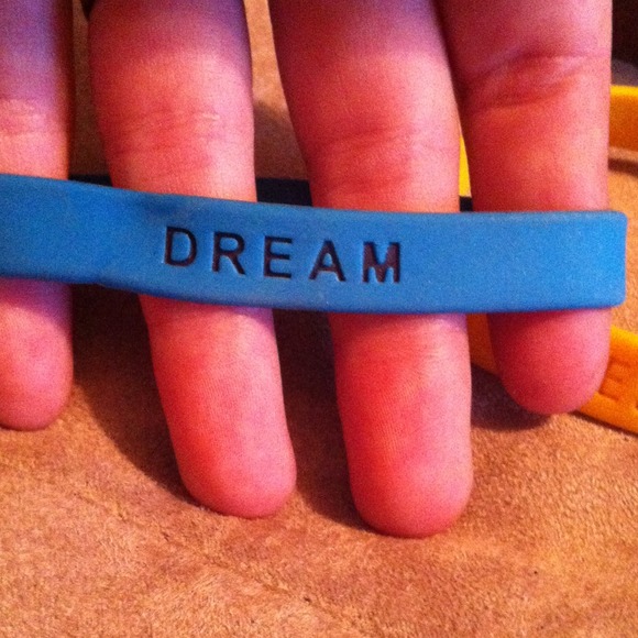 4 braclets - Picture 3 of 4