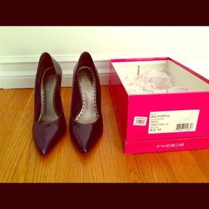 FINAL REDUCTION  BCBGirls POINTED TOE PUMP