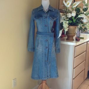 Gorgeous denim trench little distress