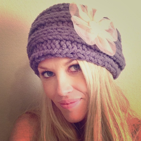 Knit headband with flower
