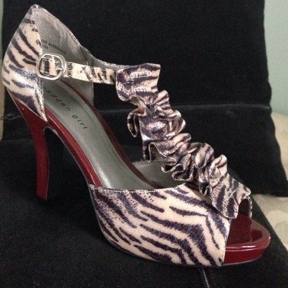 Peep toe heels