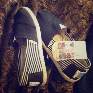 NWT TOMS