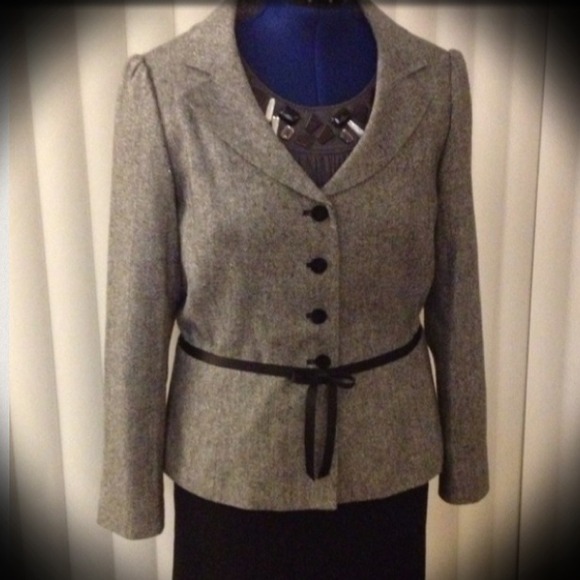 Gray cotton top with mosaic necklace style trim - Picture 2 of 4