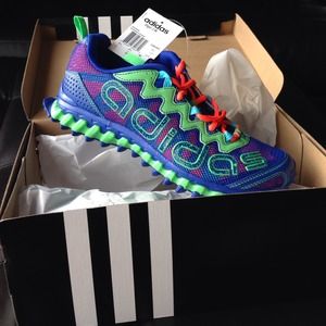 Brand new with tags and box Adidas Vigor 3