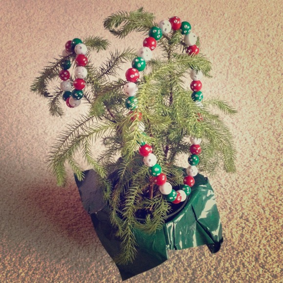 Another Holiday Necklace and Bracelet!!!!