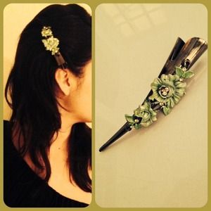 Hair accesory, vintage style.