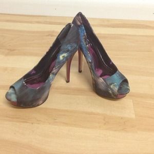 BRAND NEW LIMITED EDITION ALDO HEELS