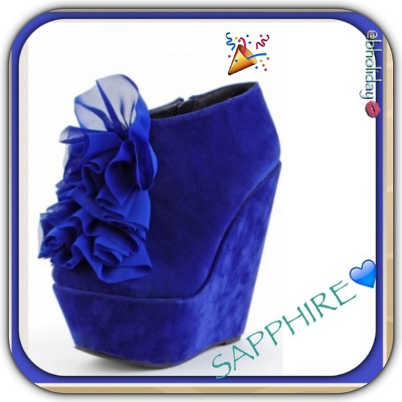 Boots - SALE💙SAPPHIRE CHIFFON FLOWER BOOT Sz 7