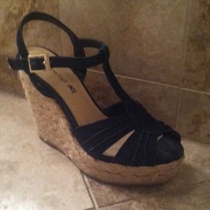 Wedge shoes
