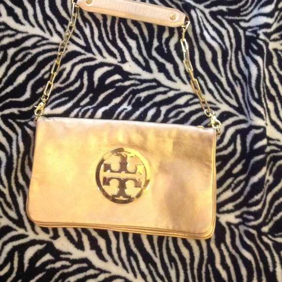 Sold🎉for Dierdre🎉Beautiful Gold Clutch/Handbag