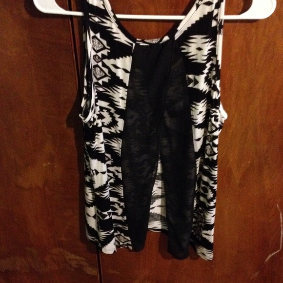 Aztec Pattern Split Back Tank - Picture 2 of 4