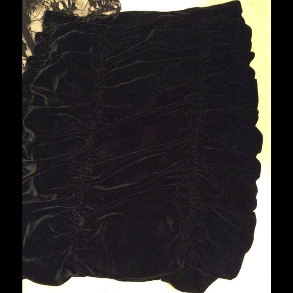 ❌Sold❌ Scrunched skirt - Picture 2 of 3