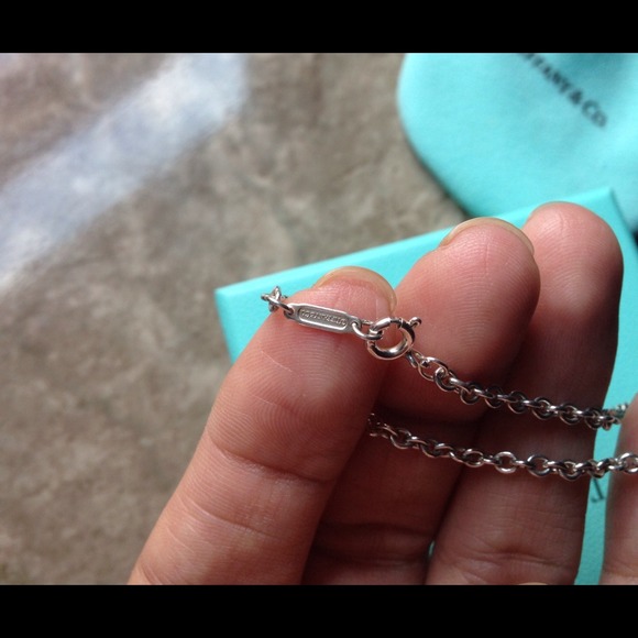 ❌❌SOLD❌❌ Tiffany & Co heart shaped key necklace - Picture 4 of 4