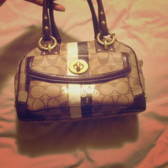 Adorable Authentic Coach Mini Tote!! 😍😍