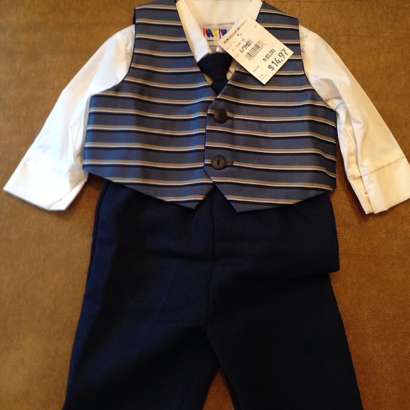 ❌SOLD❌6/9M Four piece boys set. NWT.