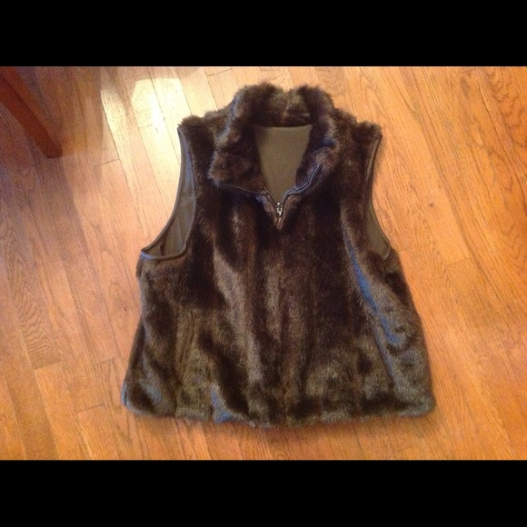 Faux Fur brown reversible vest
