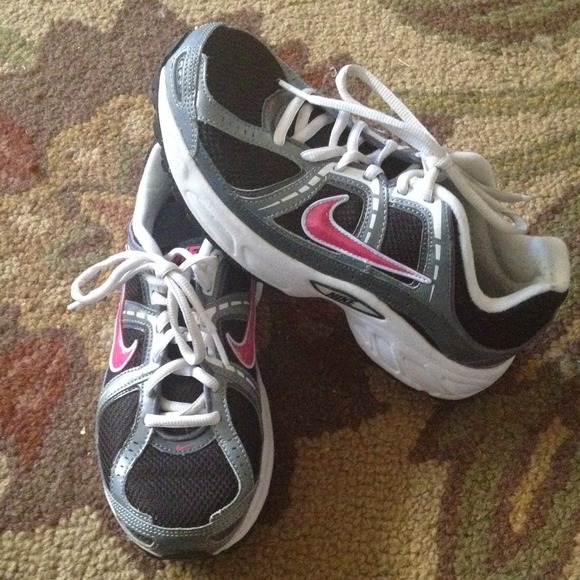 Woman's size 7.5 Nike sneakers