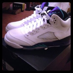 Jordans (Retro 5/Grapes, White, Size 5 In Boys)