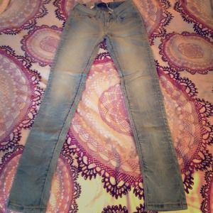 Levi's juniors super skinny 535 legging.