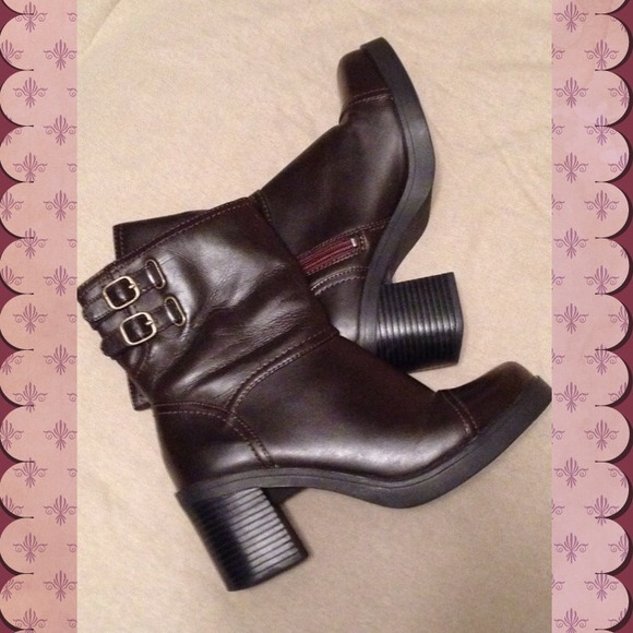 Mudd Boots Brown w Buckles & Zipper Mid Calf Sz 7