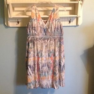 Sleeveless v-neck dress