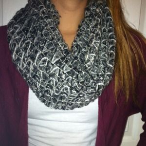 🚫SOLD🚫New infinity scarf