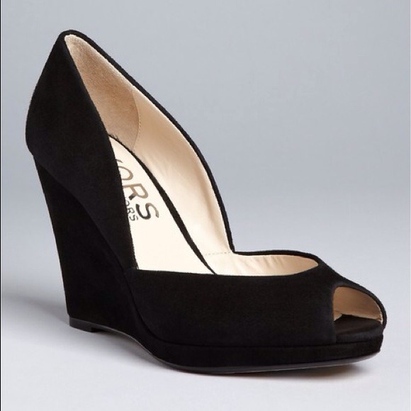 SOLD🔥HOST PICK: KORS Michael Kors Vail wedge - Picture 4 of 4