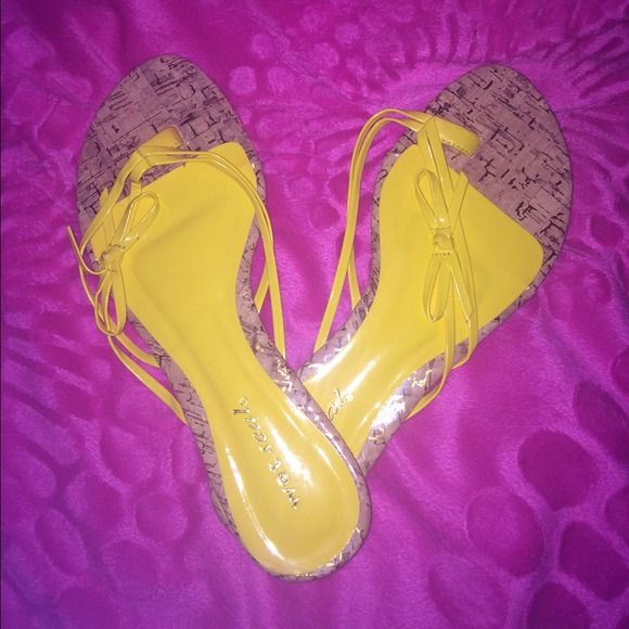 Sandals - Picture 4 of 4