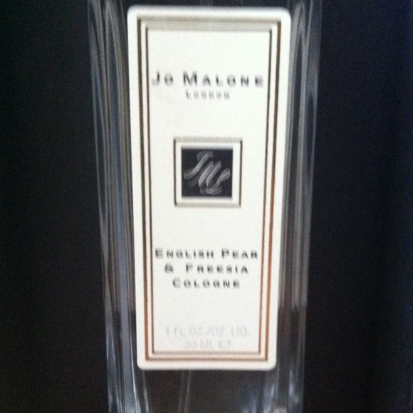 Jo Malone english pear & freesia perfume